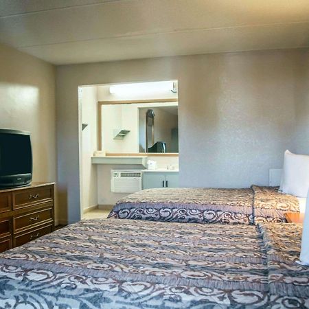Rodeway Inn Clearwater-Dunedin 외부 사진