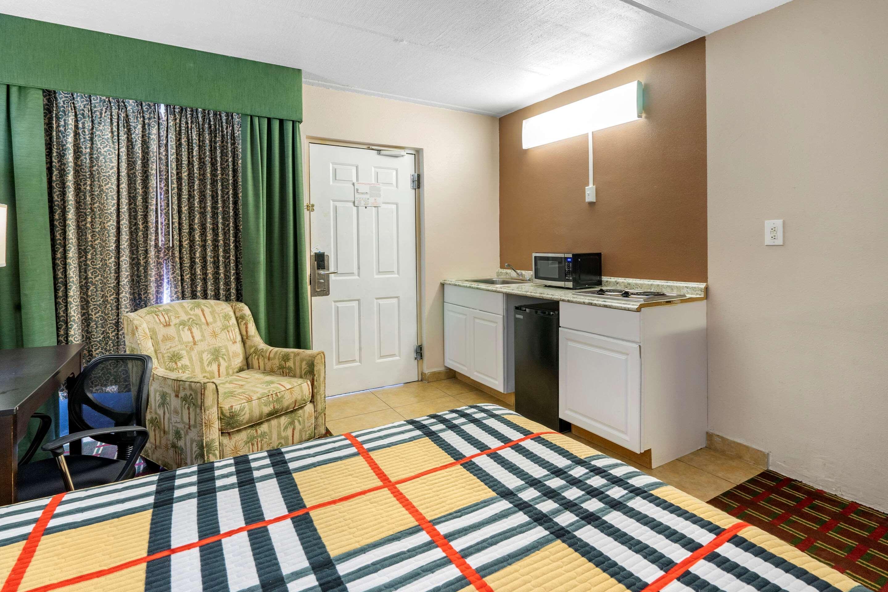 Rodeway Inn Clearwater-Dunedin 외부 사진