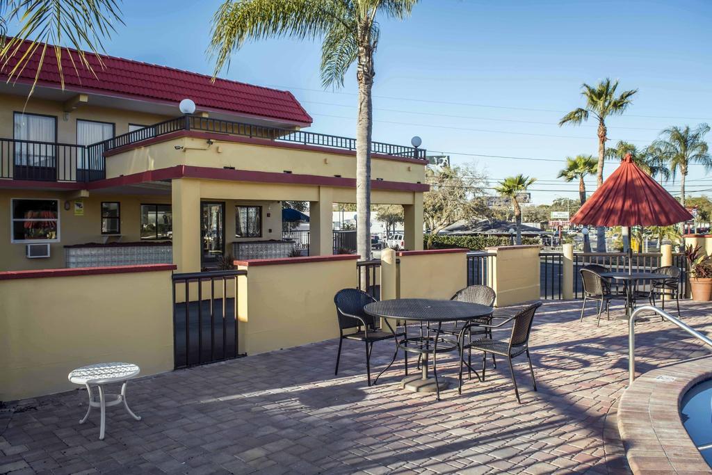 Rodeway Inn Clearwater-Dunedin 외부 사진