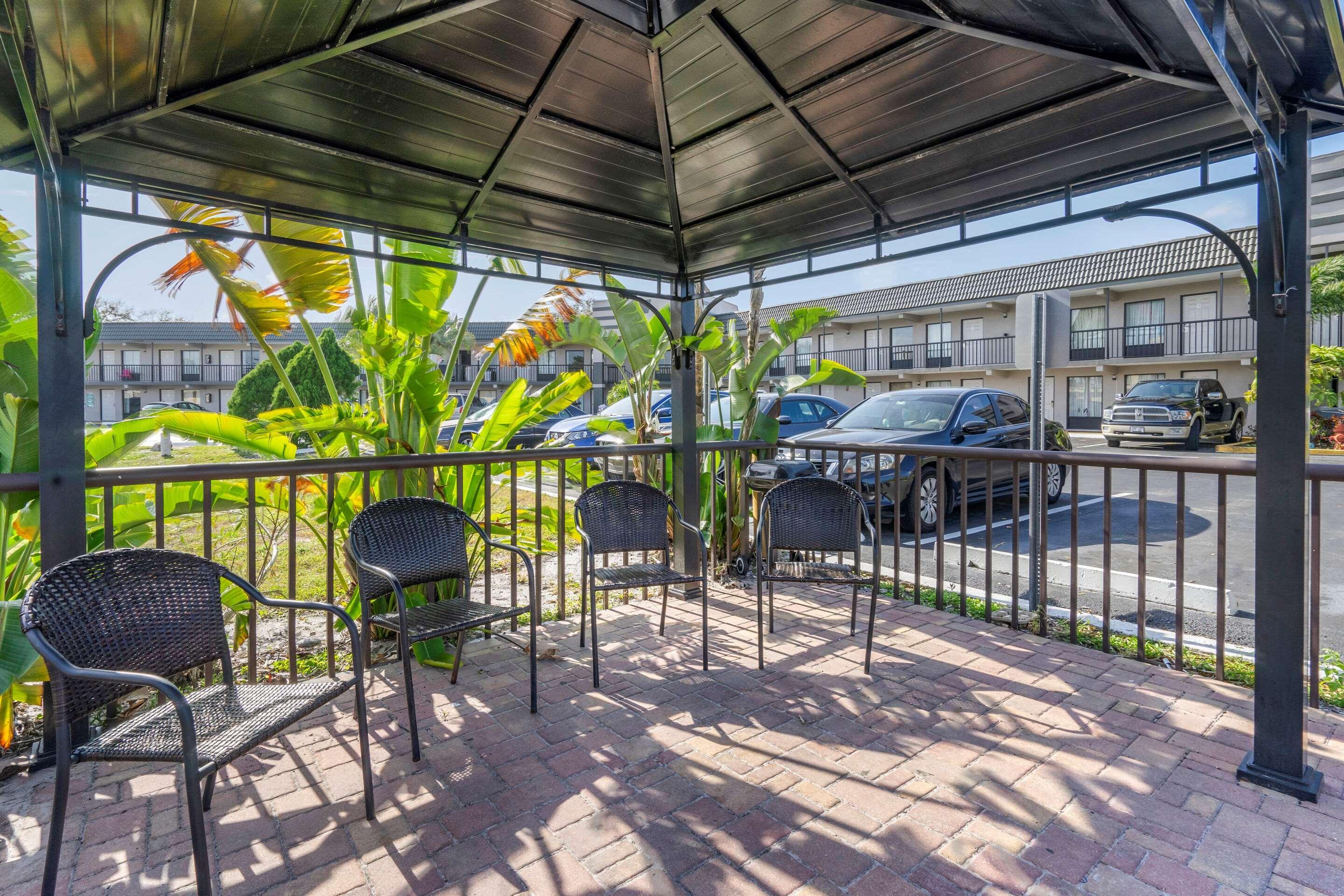 Rodeway Inn Clearwater-Dunedin 외부 사진