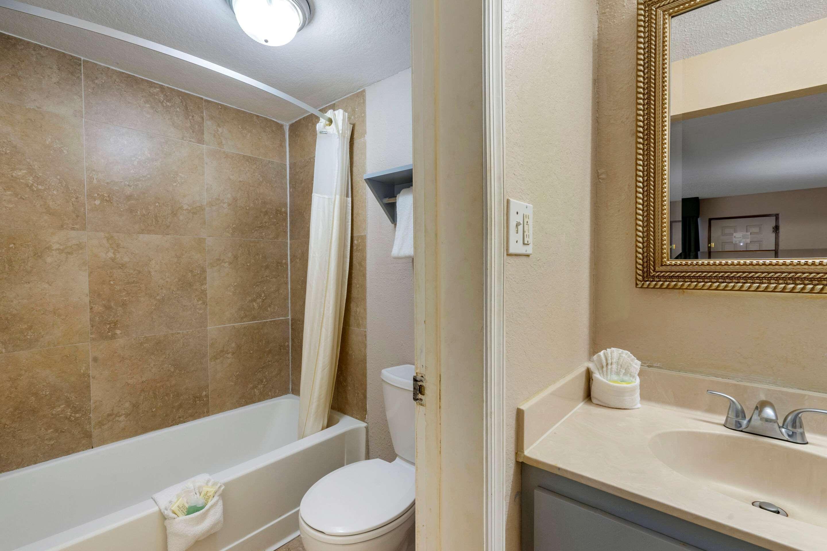Rodeway Inn Clearwater-Dunedin 외부 사진