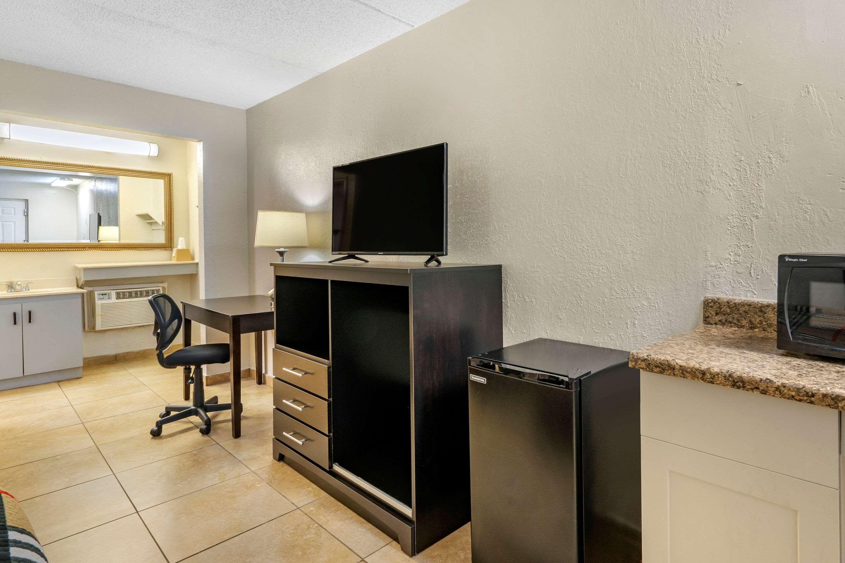 Rodeway Inn Clearwater-Dunedin 외부 사진